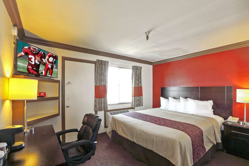 Red Roof Inn & Suites Монтерей Стая снимка